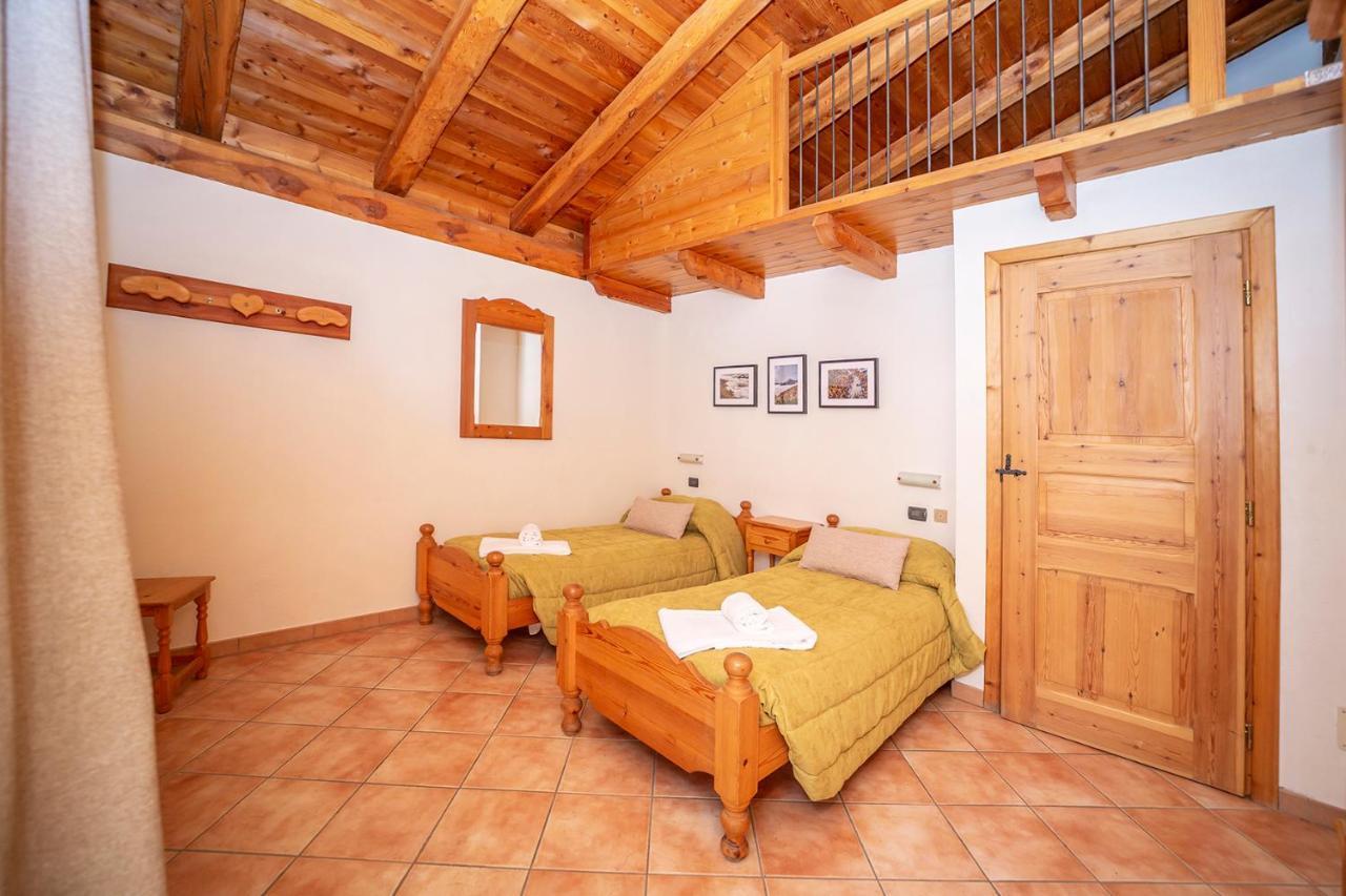 Residence Cascina Genzianella Oulx Eksteriør billede