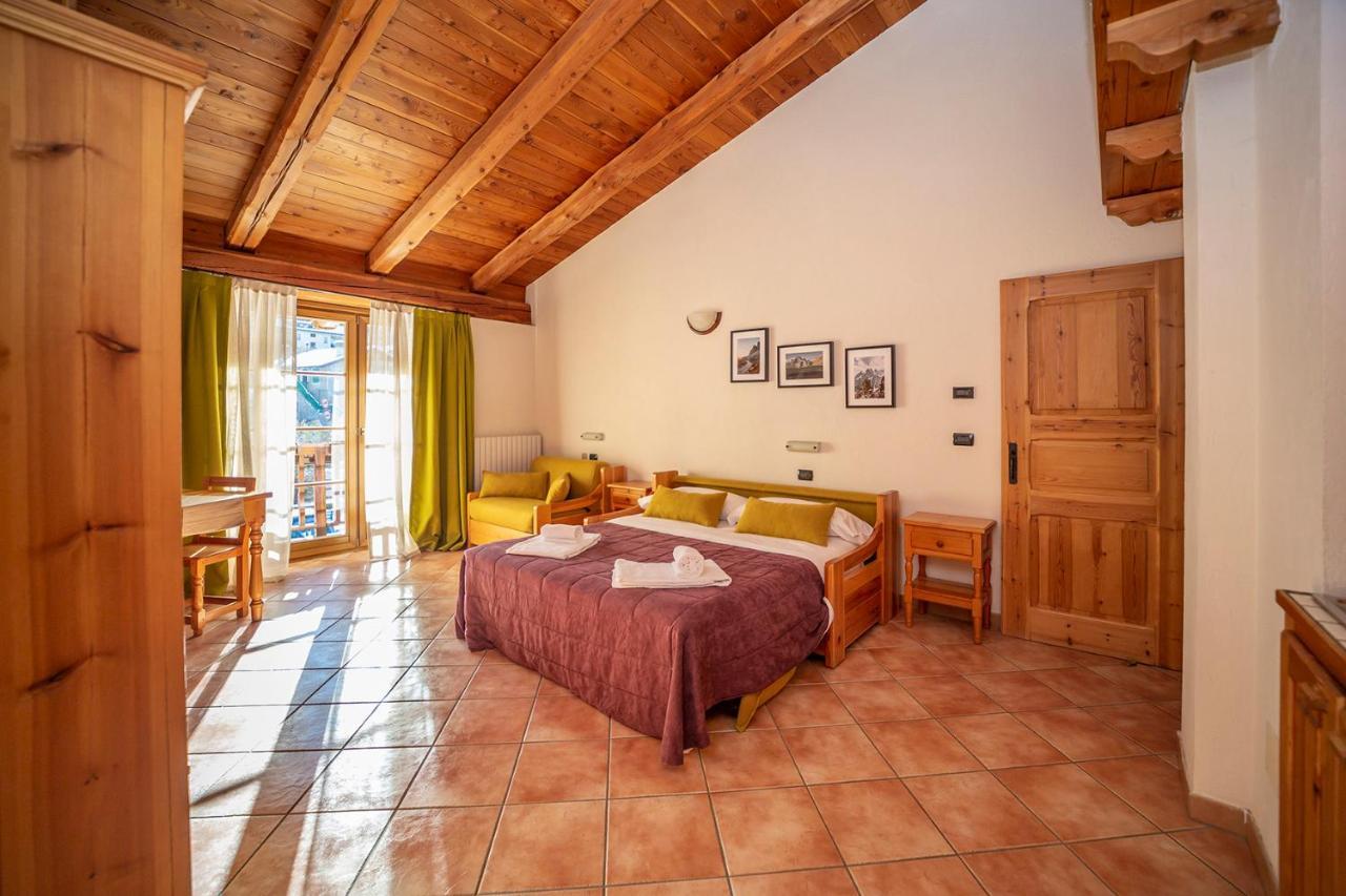Residence Cascina Genzianella Oulx Eksteriør billede
